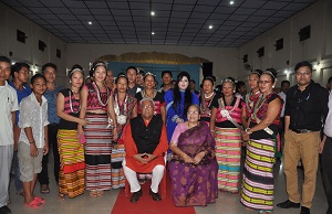 The Governor of Arunachal Pradesh Shri P.B. Acharya and State�s First Lady Smt Kavita Acharya with cultural troupes at Tezu on the 5th August 2017. 